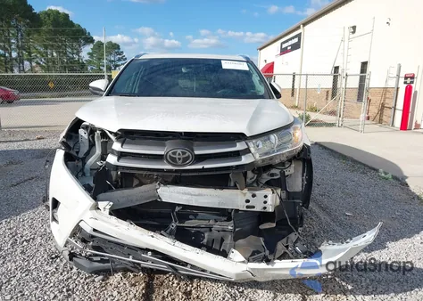 2019 Toyota Highlander Xle z USA, uszkodzony, nr VIN 5TDJZRFH8KS997051